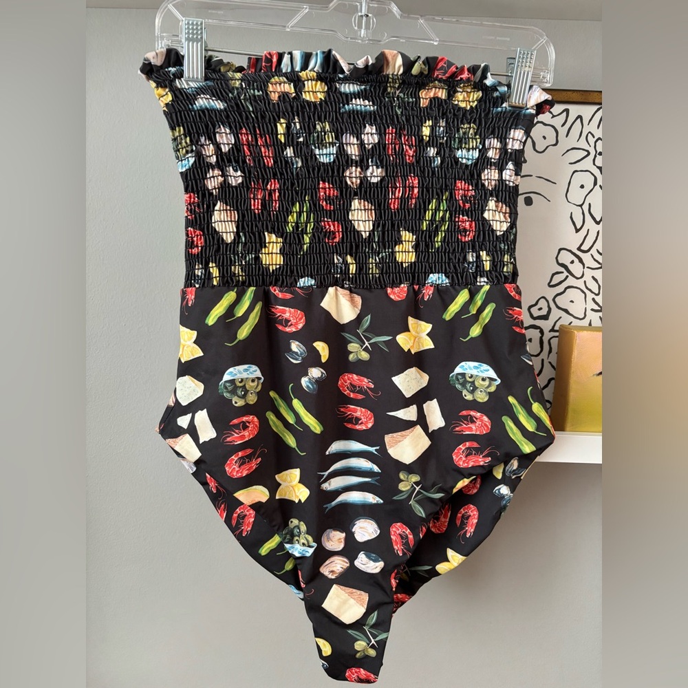 Lisa Says Gah size large Portia Tapas black one-piece